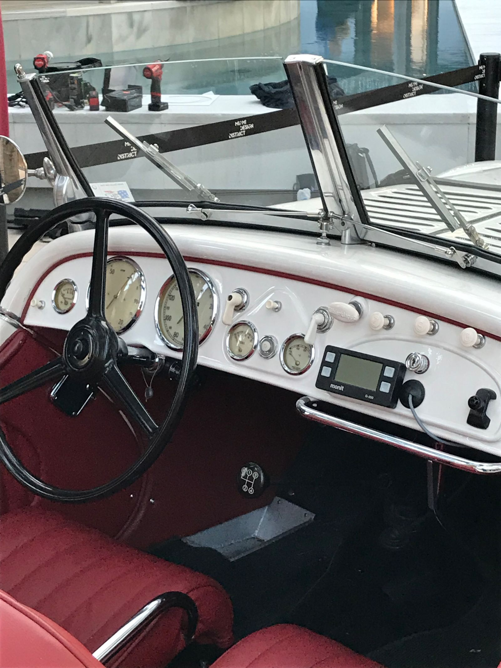 BMW 328 Interior (image kinja’d)