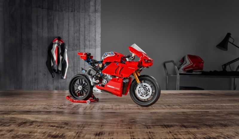 Illustration for article titled Theres gonna be a Lego Ducati Panigale V4 R!