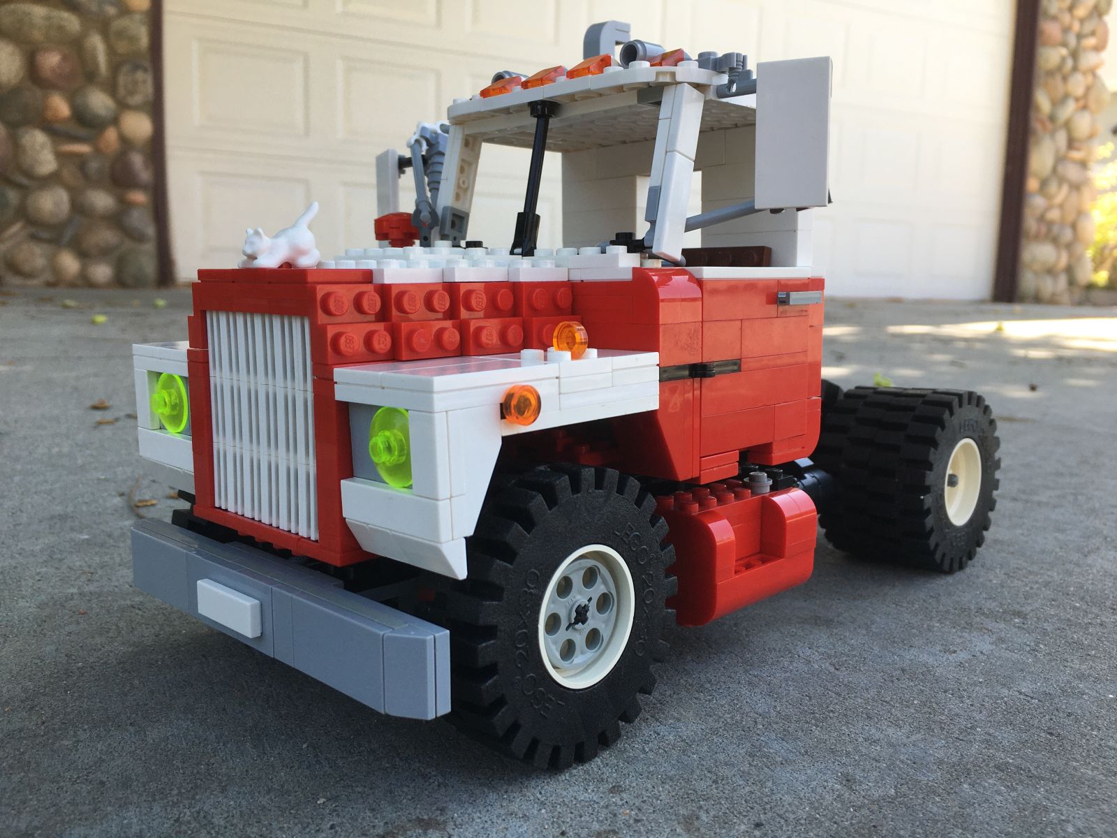 Illustration for article titled Lego Mack U series, my biggest truck model to date.