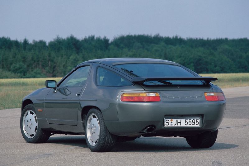 Illustration for article titled Hour Rule: Porsche 928S Edition
