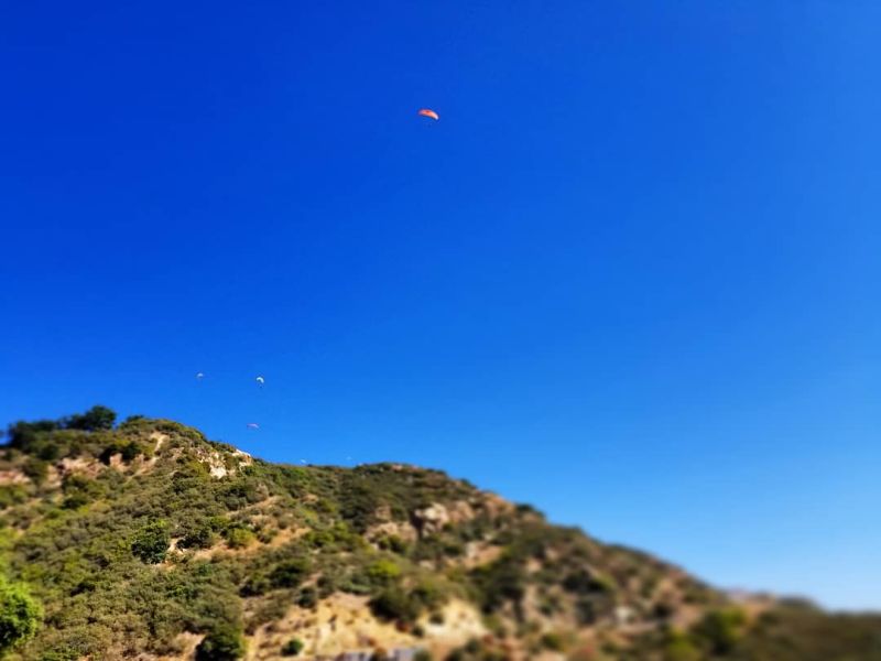 Paragliders out. Seemed a bit hot, but I bet the up drafts were fun to play in