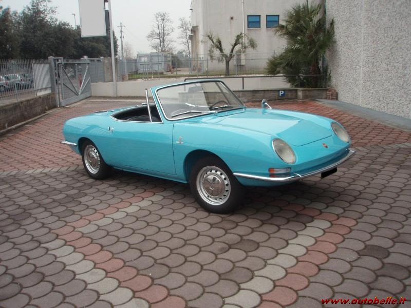 Illustration for article titled I think the Fiat 850 Spider is the Cutest car ever.