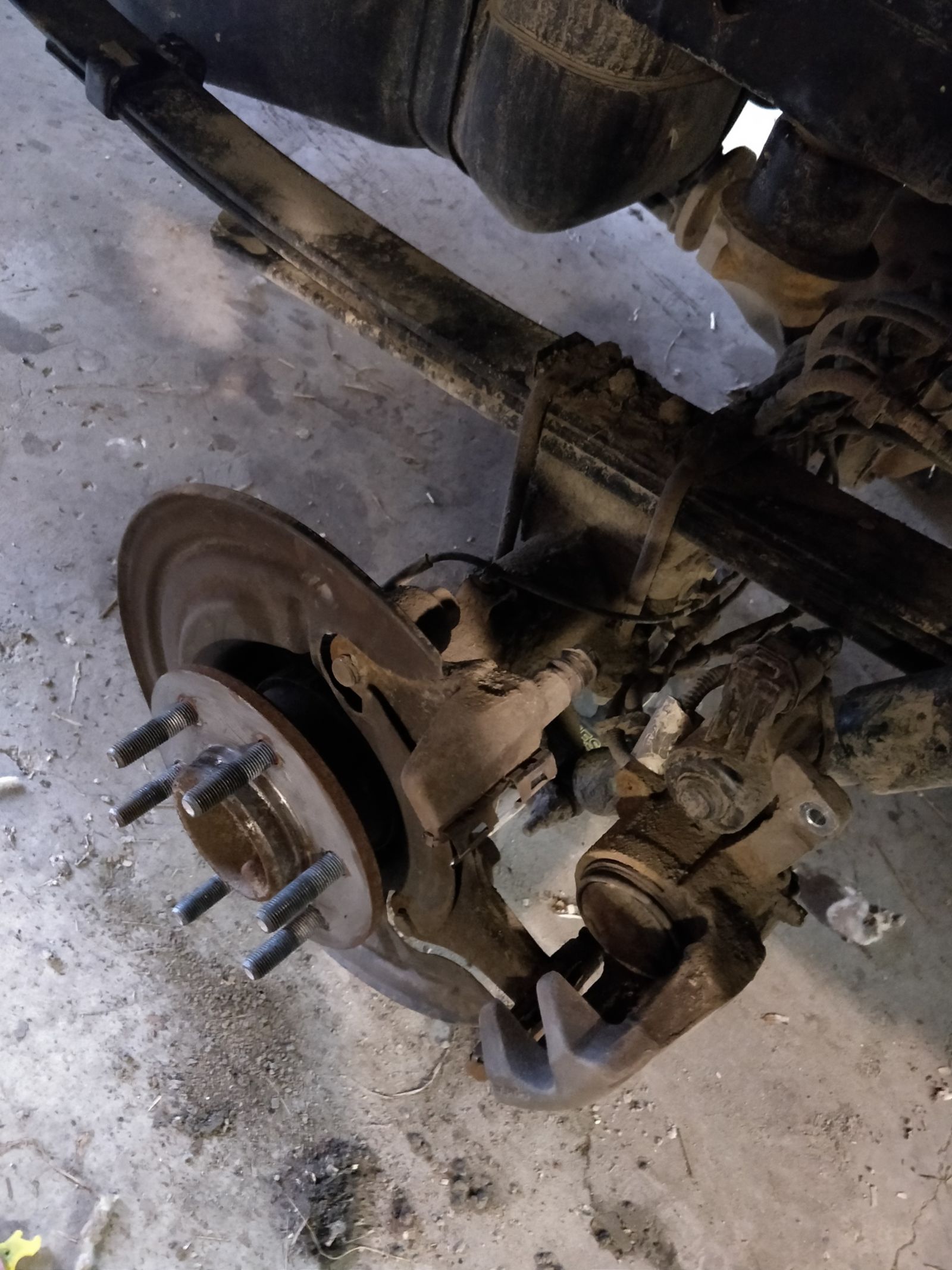 Everything came apart really easily (aside from having to beat the rotors off with a sledge hammer, but in the North East we expect that), and I actually have to give Ford credit for a really easy to service caliper/carrier design. 