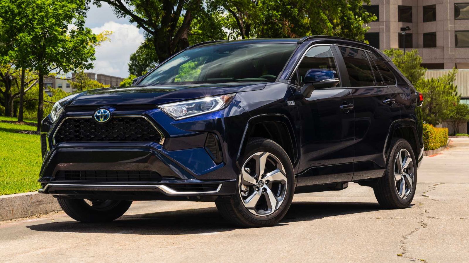 Illustration for article titled Apprently the RAV4 Prime is seeing Dealer Markups As Much As $10K