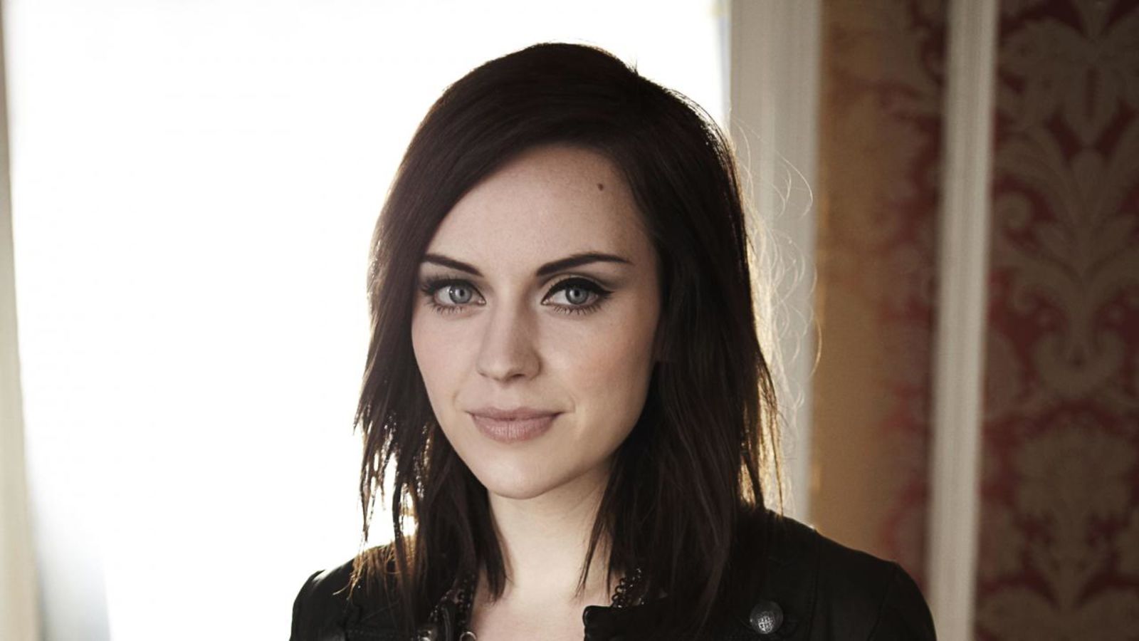 Illustration for article titled We need to get Amy Macdonald on Oppo