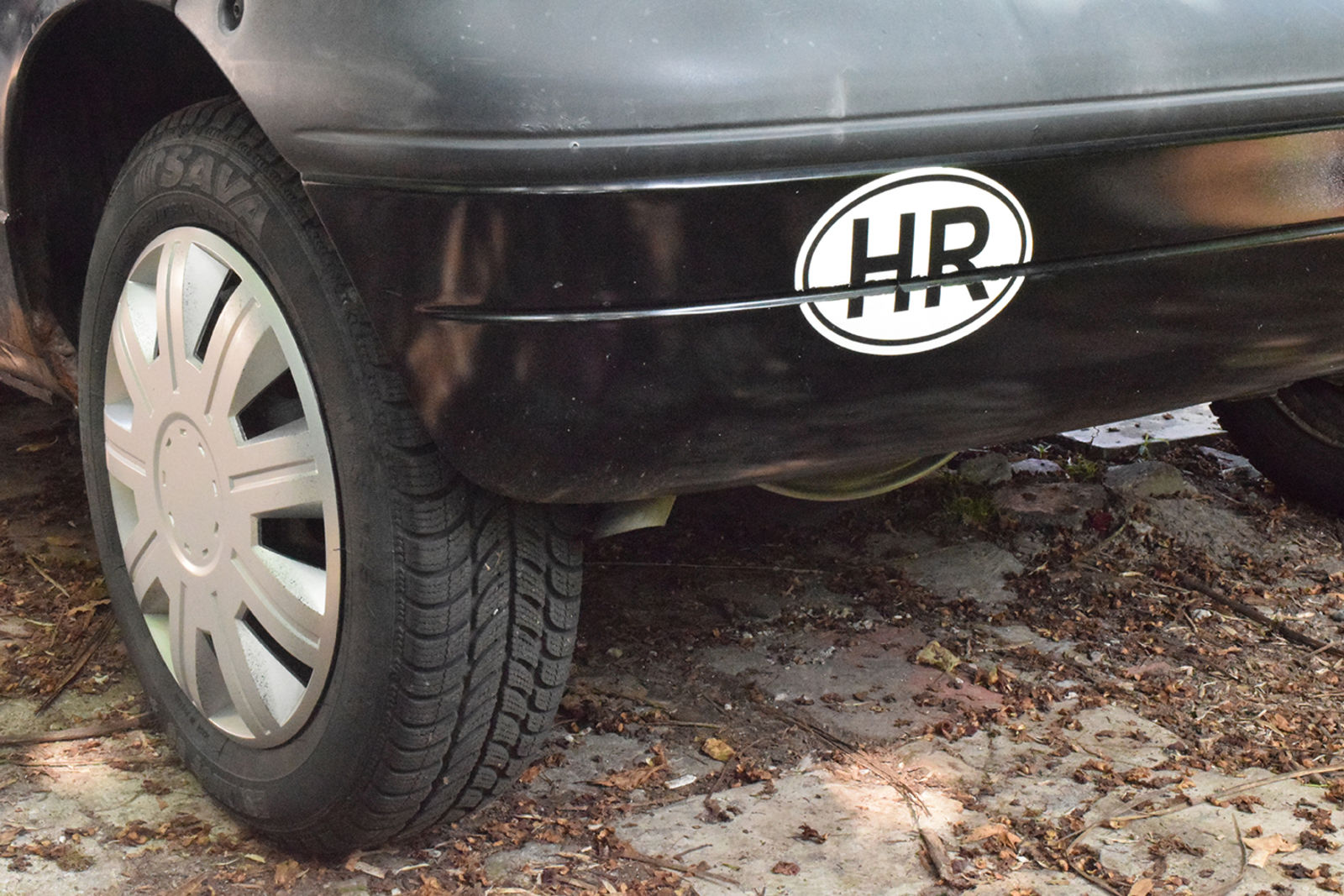 I’m removing the national tags (Croatia - Hrvatska - HR). And we gotta do something about that tiny exhaust.