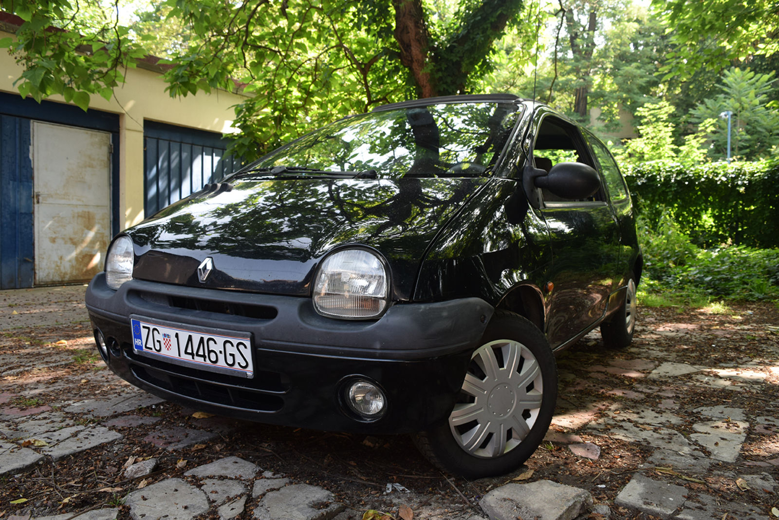 Illustration for article titled I promised pics of my Twingo