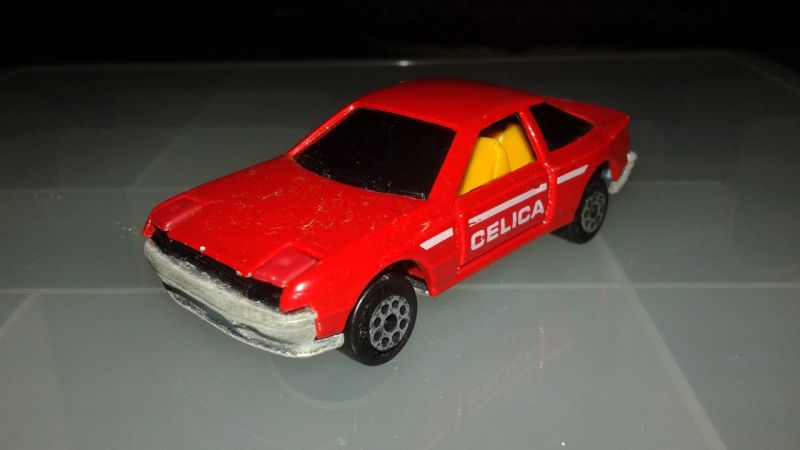 Dinky cars these days have a lot of detail, but sometimes the old ones are still surprising, like this Majorette Toyota Celica! Opening doors AND...