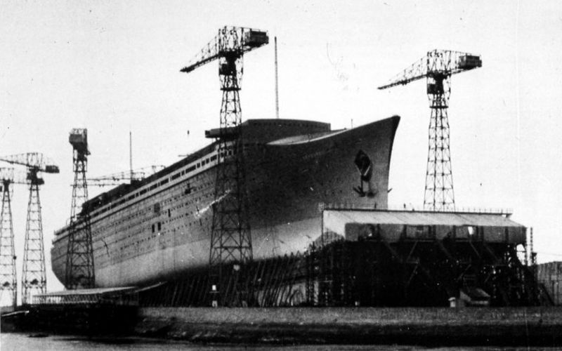 Normandie under construction, 1932