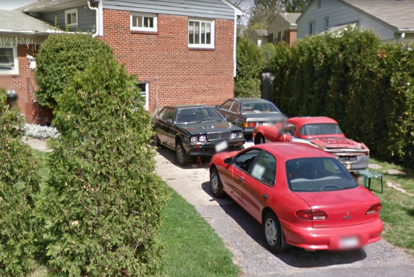 Illustration for article titled Spotted on Google Street View: multiple Maserati edition