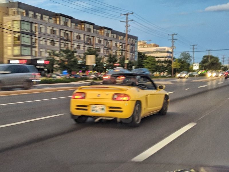Illustration for article titled Worst photo ever of a Honda Beat buzzing around the DC suburbs