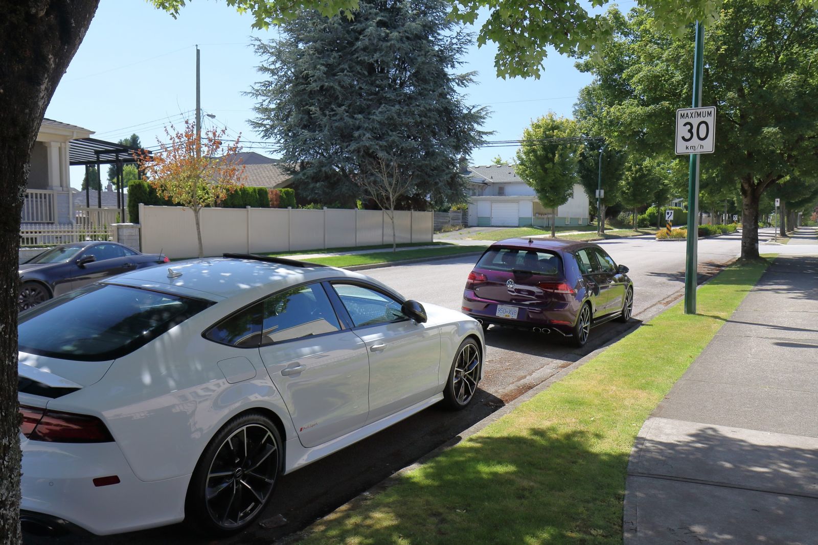 Audi 4G8 RS 7 x VW Mk7 Golf R... I guess the family really prefers VAG