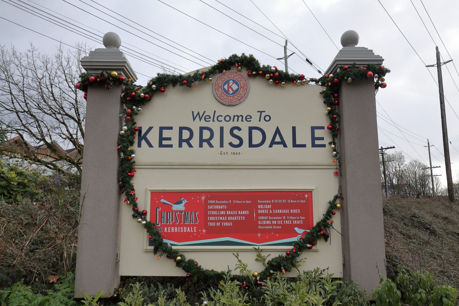Illustration for article titled Pics from the Curbside: Christmas Day 2018 at Kerrisdale