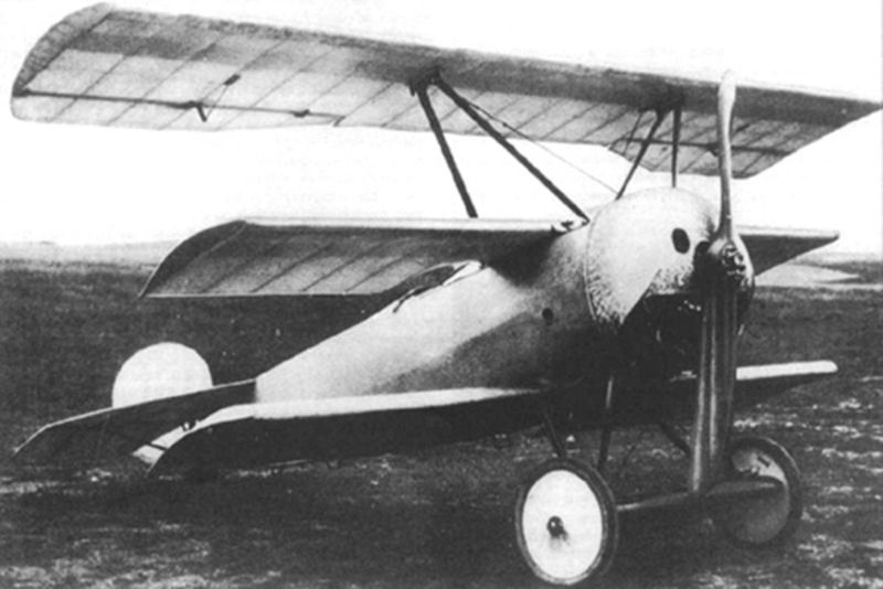 The Dreidecker V.4 prototype in 1917 (Author unknown)