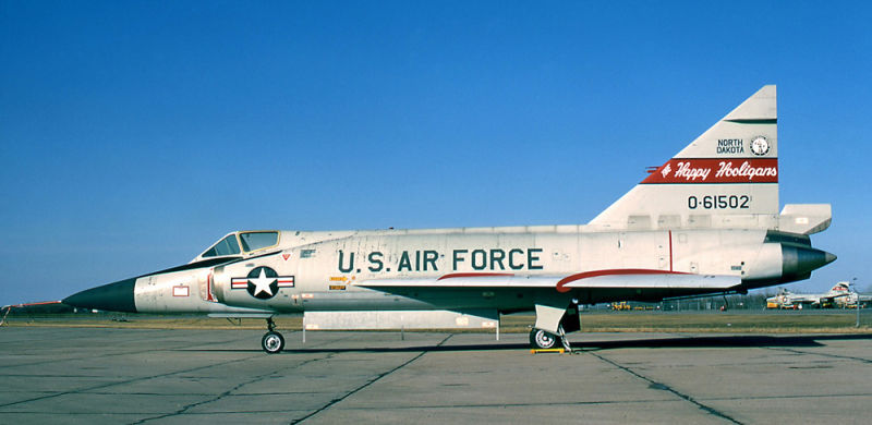Convair F-102 Delta Dagger, the predecessor to the F-106 Delta Dart. Note the triangular tail and air intakes placed alongside the cockpit. (US Air Force)