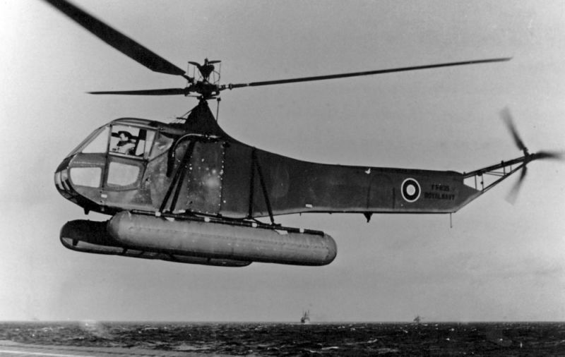 An R-4, fitted with pontoons, in British Royal Navy service (US Navy)