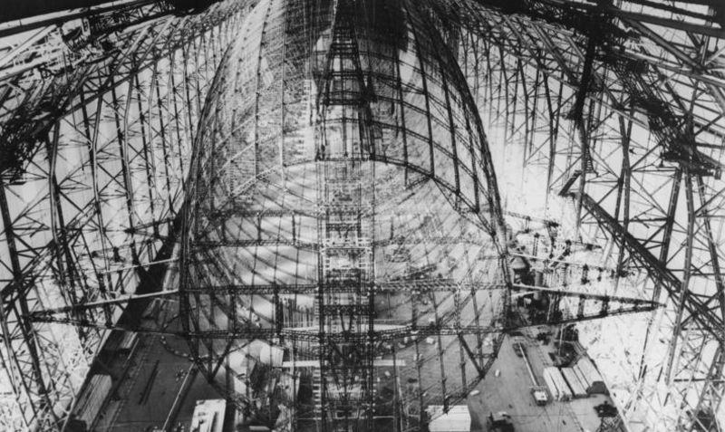 Hindenburg under construction at Friedrichshafen (Deutsches Bundesarchiv)
