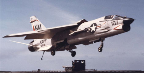 F-8J Crusader of VF-191 lands onboard USS Oriskany (CV 34). Note the raised wing which reduces landing speeds and improves pilot visibility. (US Navy)