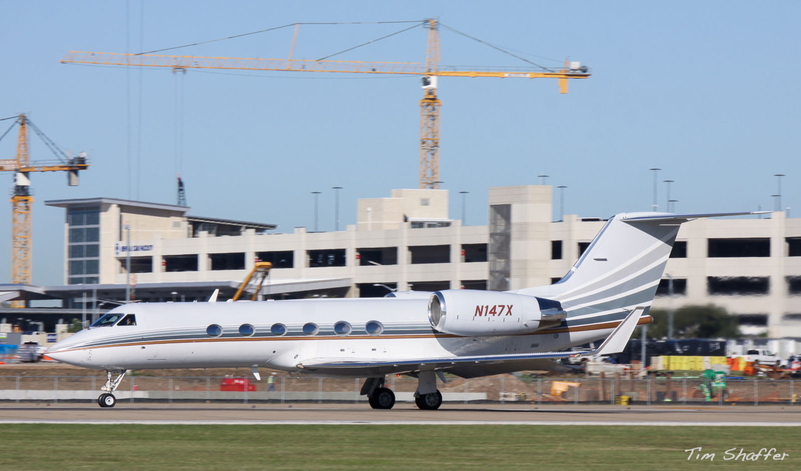 A Gulfstream IV at  Austin Bergstrom International Airport. Note: this is not the accident aircraft. (Tim Shaffer)