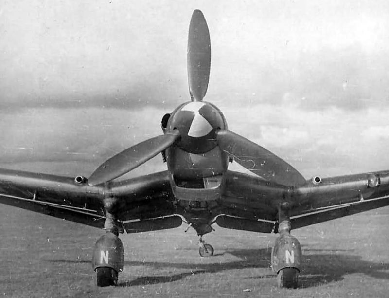 The Stuka’s instantly recognizable inverted gull wing as seen from the front. (Author unknown)