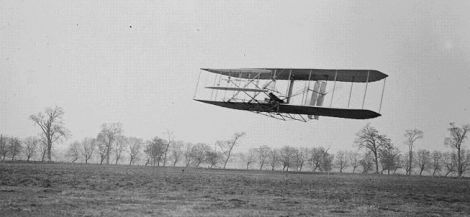 Orville pilots the Wright Flyer II over the Huffman Prairie in 1904 (US Library of Congress)
