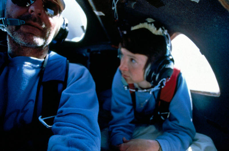 Rutan and Yeager inside the cramped cockpit during the flight (NASA)