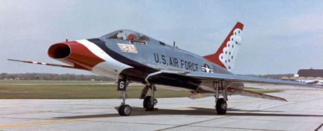 An F-100D Super Sabre of the US Air Force Thunderbirds flight demonstration team (US Air Force)