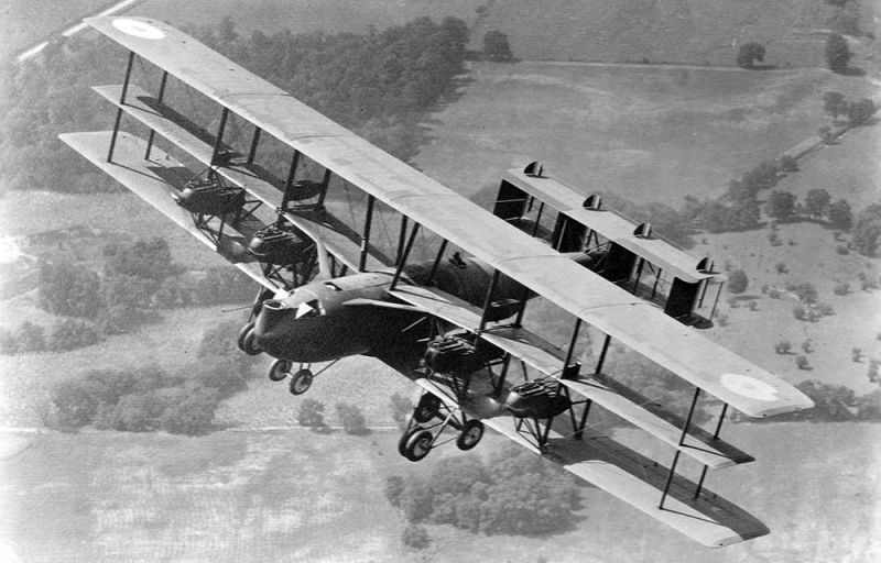 Illustration for article titled This Date in Aviation History: August 22 - August 25