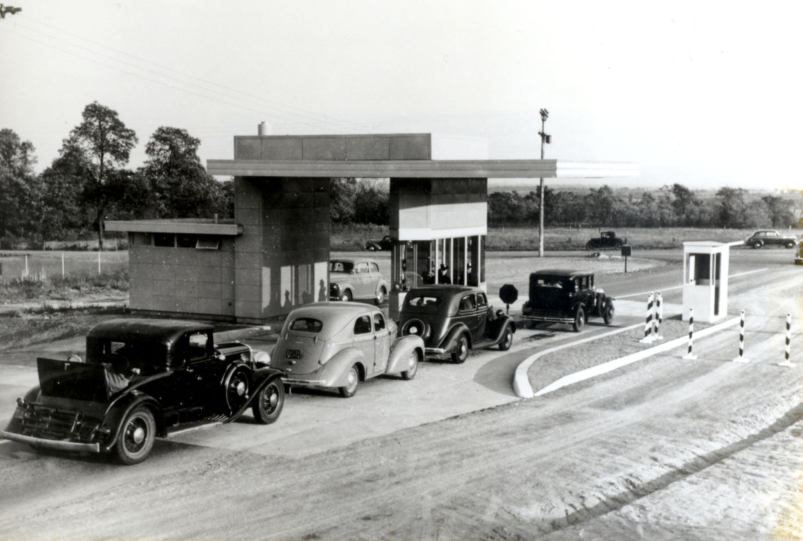 Illustration for article titled The Pennsylvania Turnpike: 80 years old today [Edit]