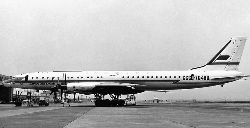 A Japan Airlines Tupolev Tu-114 Rossiya at Haneda Airport in 1965. JAL operated the Tu-114 jointly with the Russian flag airline Aeroflot. 