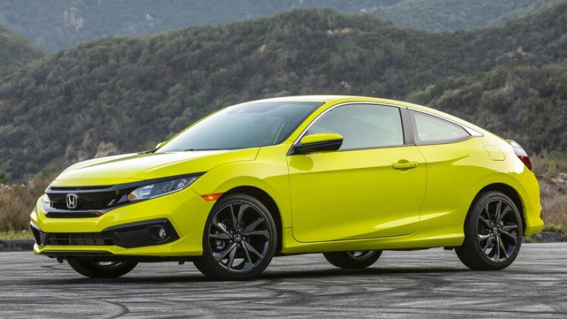 Illustration for article titled I wonder if well get green or yellow Civic sedans or hatches for the final model year